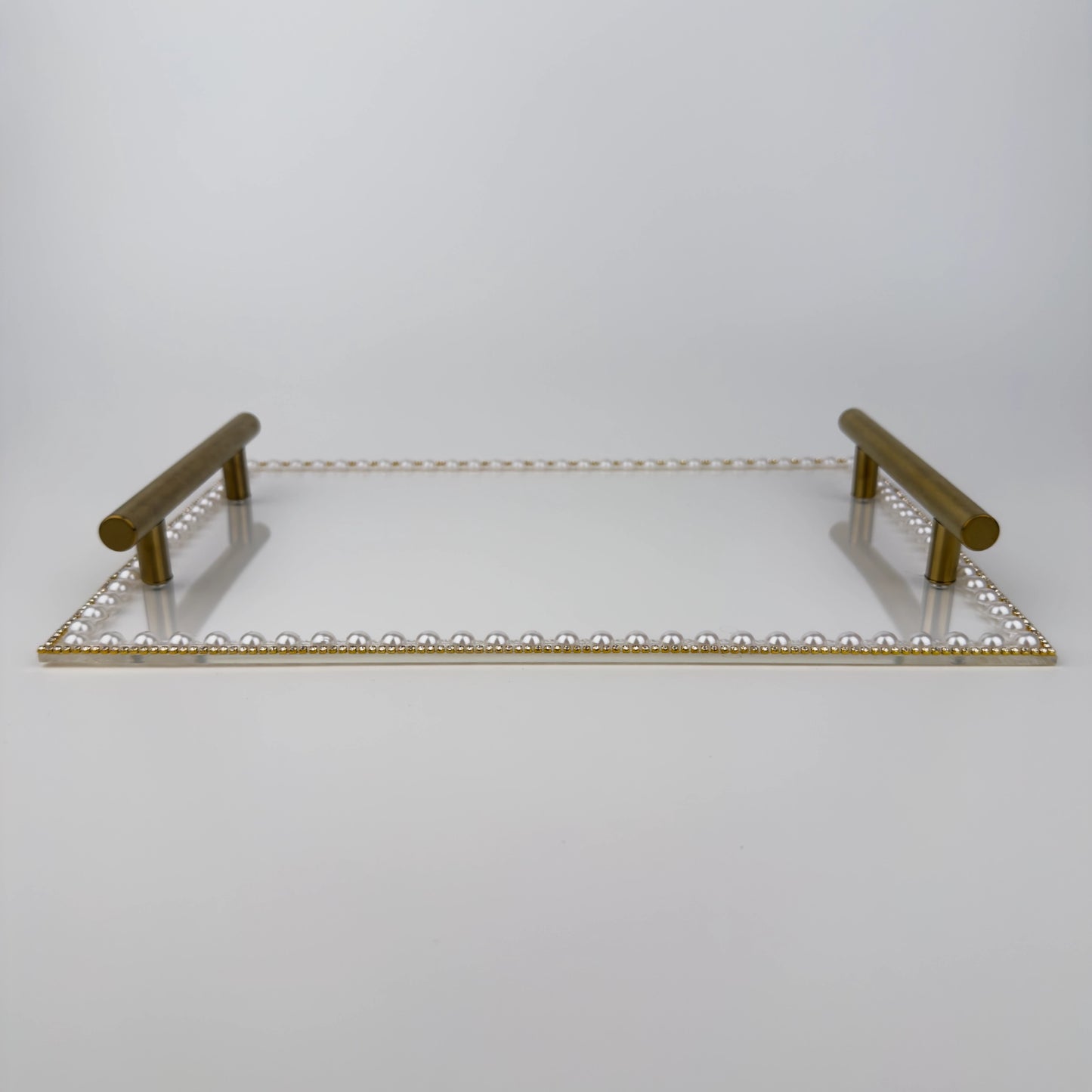 Gernomskinlig bricka med Strass & Pärlor