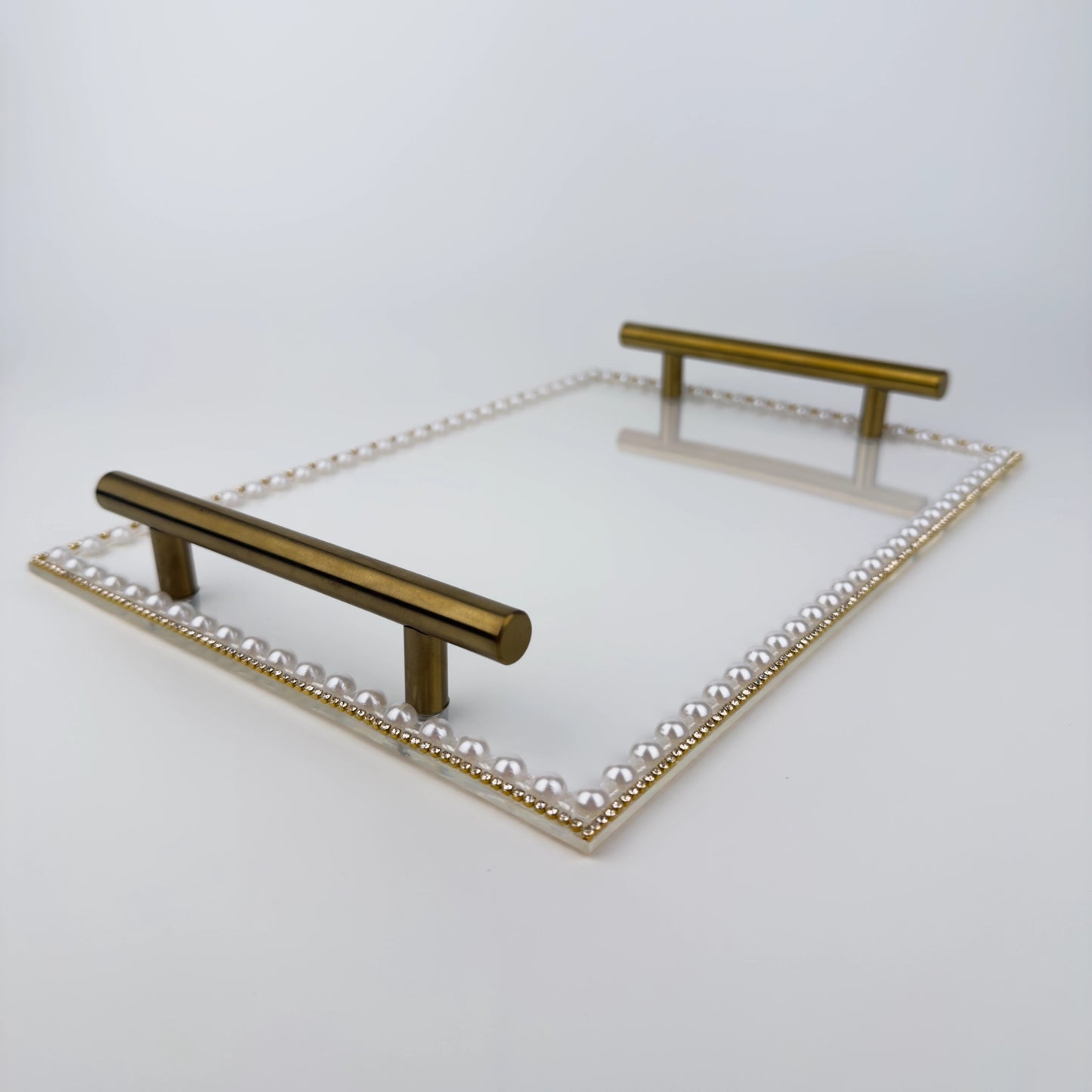 Gernomskinlig bricka med Strass & Pärlor